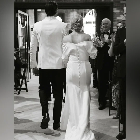 Sarah Seven Natalia Ivory fit & flare off the shoulder wedding dress (cleaned) - Picture 3 of 7